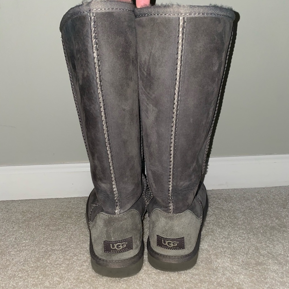 TALL UGGS